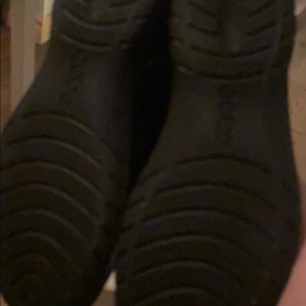 Shoes - Picture 2 of 2